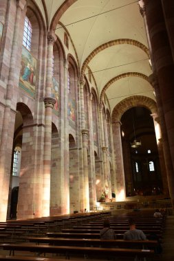 Speyer, Almanya 08.14.2021: Speyer Katedrali 'nin iç görünümü