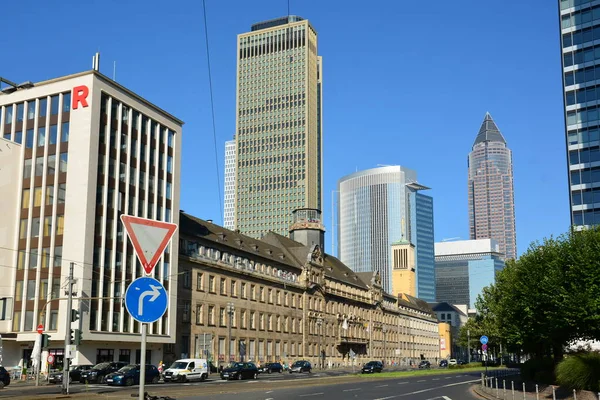 Frankfurt Alemania 2021 Una Vista Con Edificios Modernos Ciudad Frankfurt —  Fotos de Stock