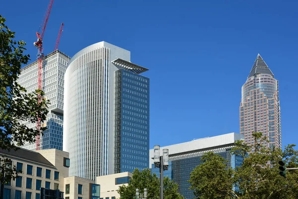 Frankfurt Alemanha 2021 Vista Com Edifícios Modernos Cidade Frankfurt Main — Fotografia de Stock