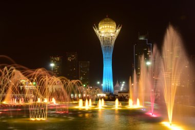 astana, gece baiterek kulede