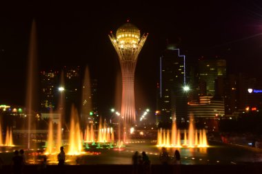 astana, gece baiterek kulede