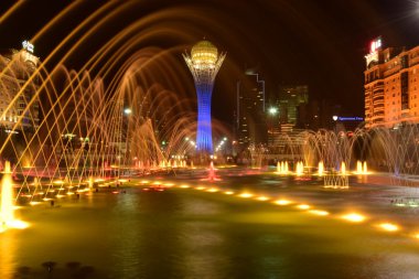 astana, gece baiterek kulede