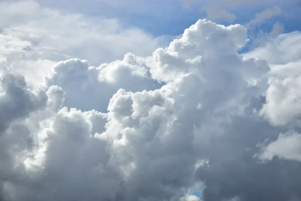 Awan badai diterangi matahari — Stok Foto