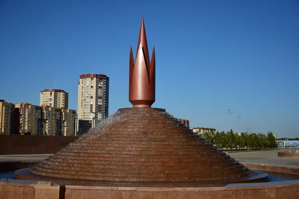 Ein Springbrunnen in ursprünglicher Form in Astana, Kasachstan — Stockfoto