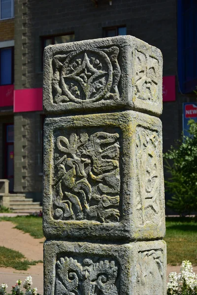 A decorative column with oriental patterns — Stock Photo, Image