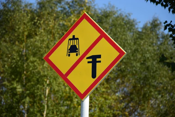 Znak drogowy Myjnia samochodowa, naprawa samochodów — Zdjęcie stockowe