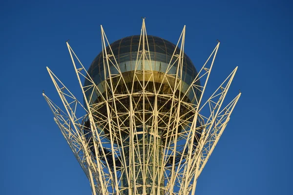 De koepel van de Baiterek-toren — Stockfoto