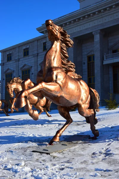 Posągi koni wyścigowych w Astana, Kazachstan — Zdjęcie stockowe