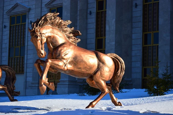 Statues of racing horses in Astana, Kazakhstan — Stock Photo, Image