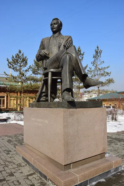 Monumento al gran poeta kazajo Saken Seifullin — Foto de Stock