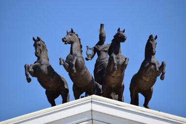 Quadriga üst kısmında Astana, Kazakistan'ın yeni Opera Binası