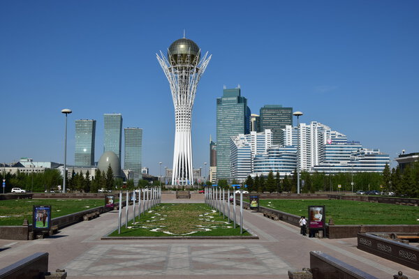 Башня "Байтерек" в Астане, Казахстан
