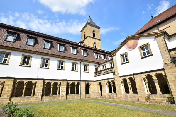 Patio interior del Monasterio Carmelita en Bamberg, Alemania — Foto de Stock