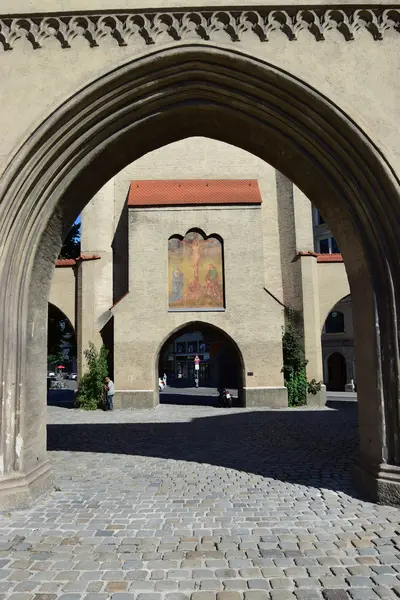 Una vista de la puerta ISARTOR en Munich, Alemania — Foto de Stock