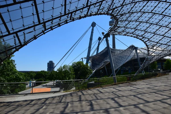 Kijk in het Olympisch gebied in München, Duitsland — Stockfoto