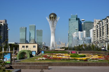 Astana, Kazakistan'ın modern binalar ile sokak görünümü