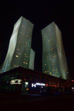 Astana, Kazakistan, modern binalar gece