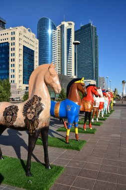 Astana, Kazakistan başkenti bir sokak görünümü