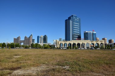 Astana, Kazakistan başkenti bir sokak görünümü