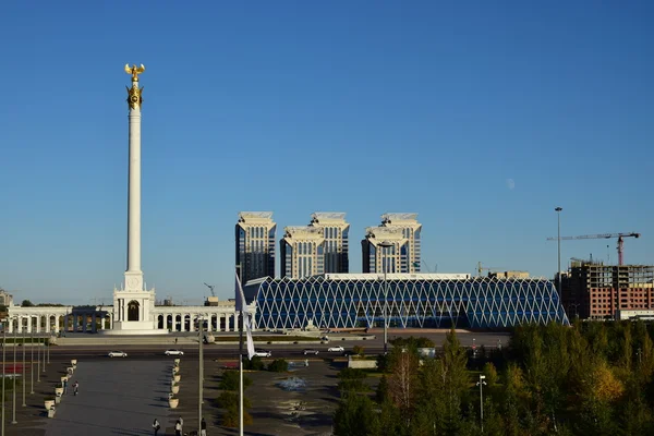 独立广场在哈萨克斯坦阿斯塔纳 — 图库照片