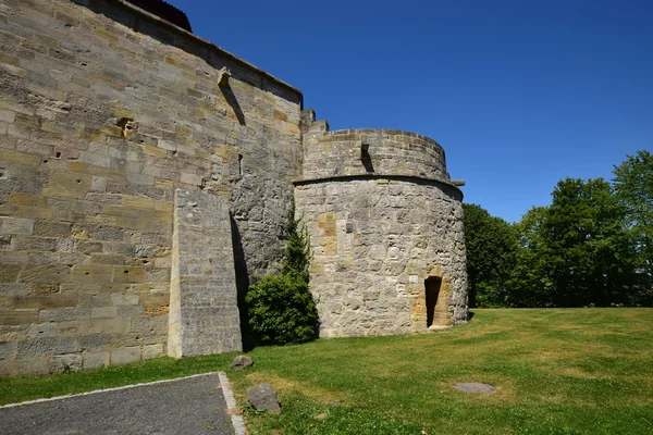 Fortaleza medieval no verão — Fotografia de Stock