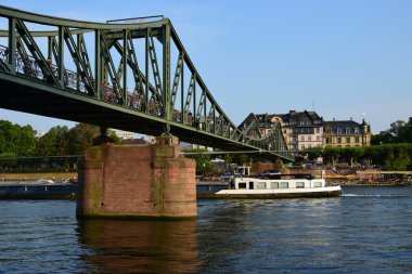 Frankfurt Main Eiserner Steg Bridge'de