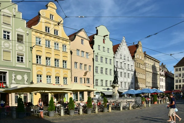 Quecksilberbrunnen in der maximilianstraße in augsburg, deutschland — Stockfoto