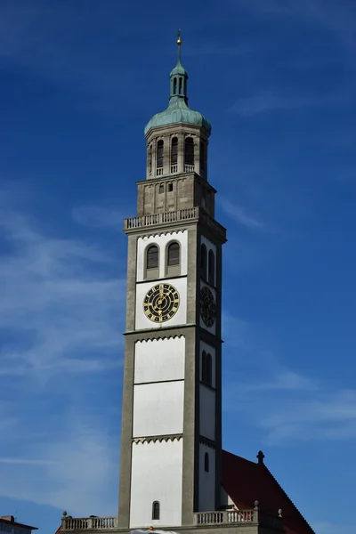 De historische toren Perlachtoren in Augsburg, Duitsland — Stockfoto