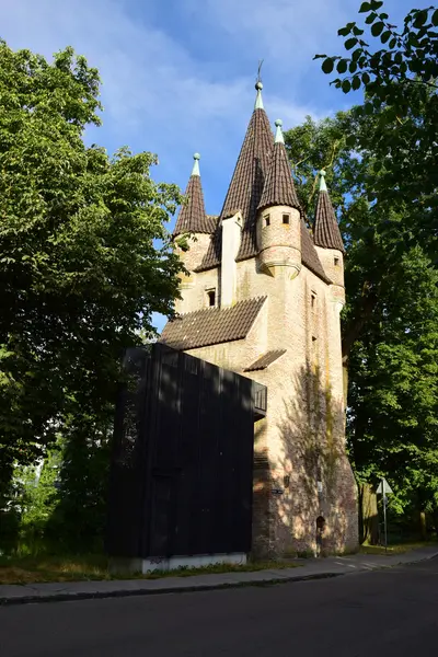 ドイツ、アウグスブルクの歴史的な Funfgratturm タワー — ストック写真