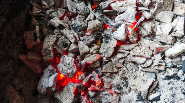 Patatas Grelhadas Grelha Carvão Quente Chamas — Fotografia de Stock