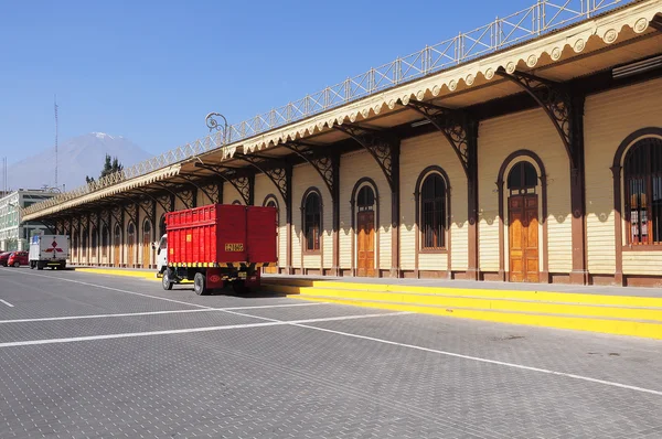 Patio de mercancías cerca de la estación de tren . — Foto de Stock