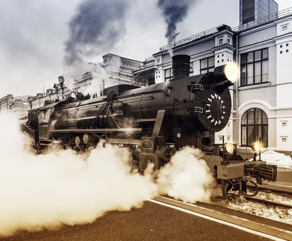 Vertrek van de stoomtrein retro. — Stockfoto