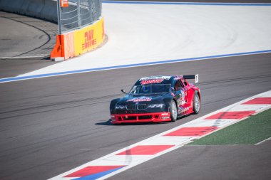 Eğitim yüksek hızlı araba yarışları.