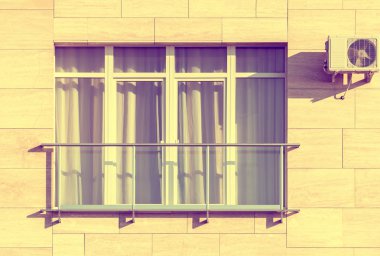 Windows ve yeni townhouse balkon