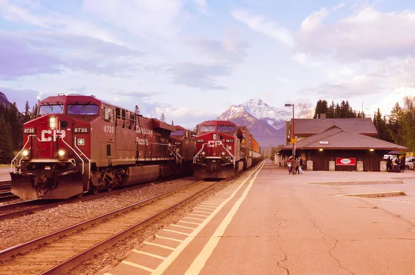 Freight trains in Banff. — Stock Photo, Image