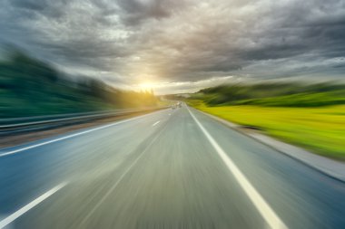 Yeni otoyol sabah erken görünümü.