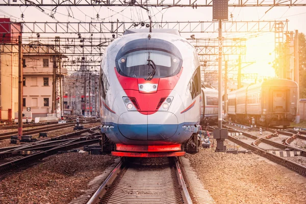 Trem moderno de alta velocidade . — Fotografia de Stock