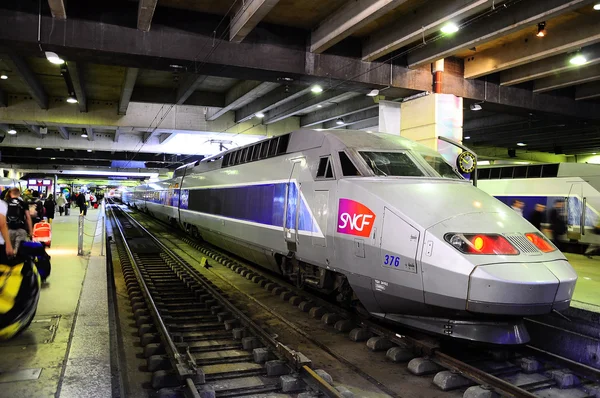 Highspeed train before departure. — Stock Photo, Image