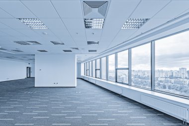 Yeni boş ofis binasının içi..