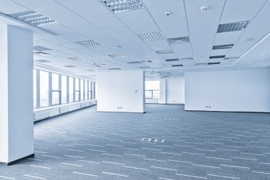 Yeni boş ofis binasının içi..