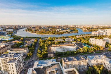 Günbatımında havacılık şehri manzarası. Moskova. Rusya.