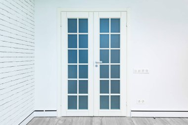 Prestij dairelerinin içindeki kapılar..