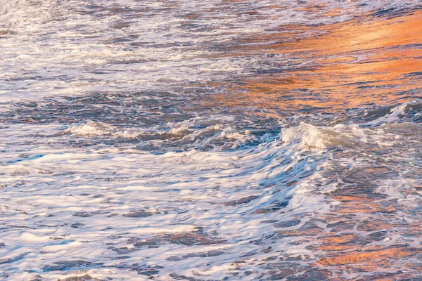 Vlna Mořské Vody Při Západu Slunce — Stock fotografie