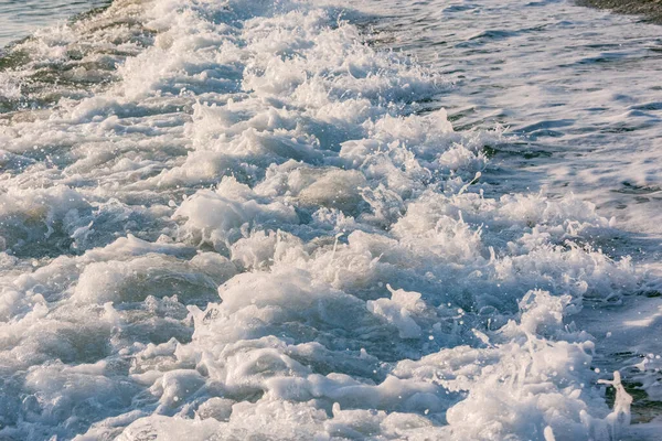 Vlna Mořské Vody Při Západu Slunce — Stock fotografie