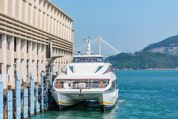 Ferry Passageiros Junto Cais Ilha Park Hong Kong — Fotografia de Stock