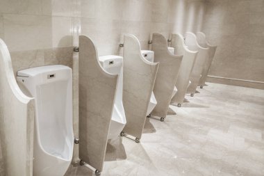 Prestij otelinin içindeki tuvaletin içi..