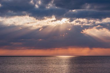 Yaz mevsiminde deniz manzarası.