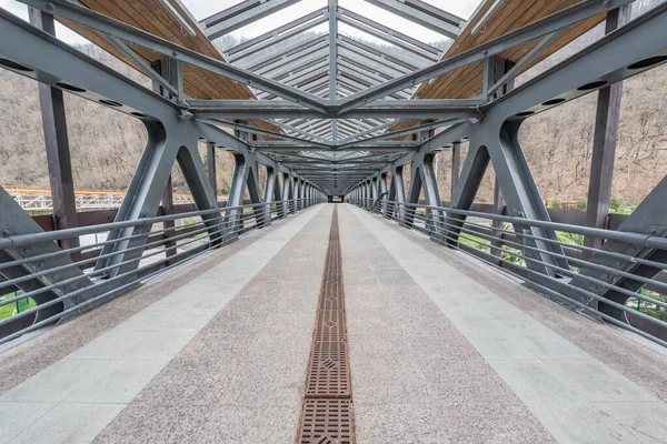 Interior Del Puente Metálico Sobre Carretera — Foto de Stock