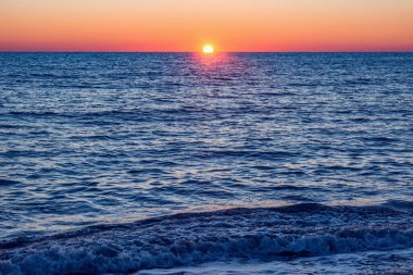 Yaz mevsiminde deniz manzarası.