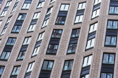 Yeni evin pencereleri.